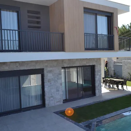 Villam * Cesme